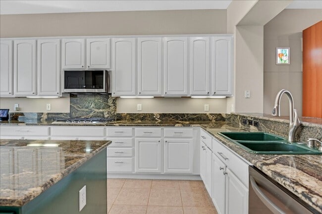 Building Photo - Rental Home with Large Pool