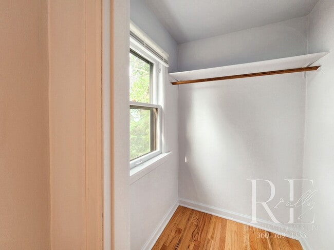 Building Photo - Waterfront Tudor | Private, Vintage Charm with Casita