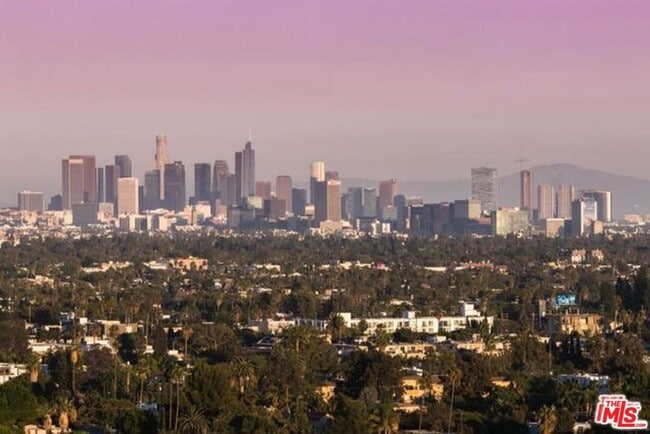 Building Photo - 1155 N La Cienega Blvd