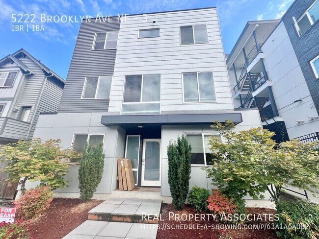 Building Photo - 5222 Brooklyn Ave NE