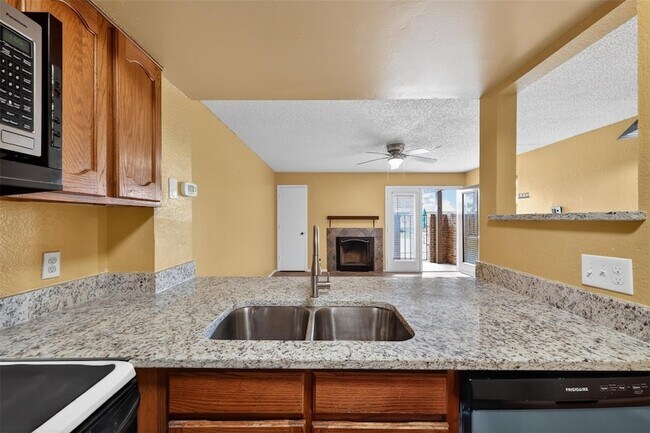 Building Photo - 3109 Sondra Dr