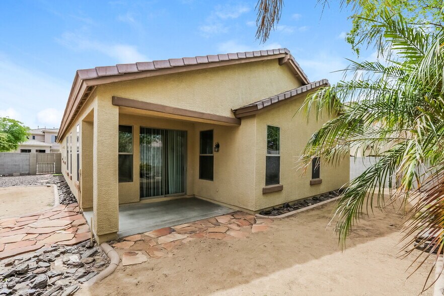 Building Photo - 6806 W Evergreen Terrace