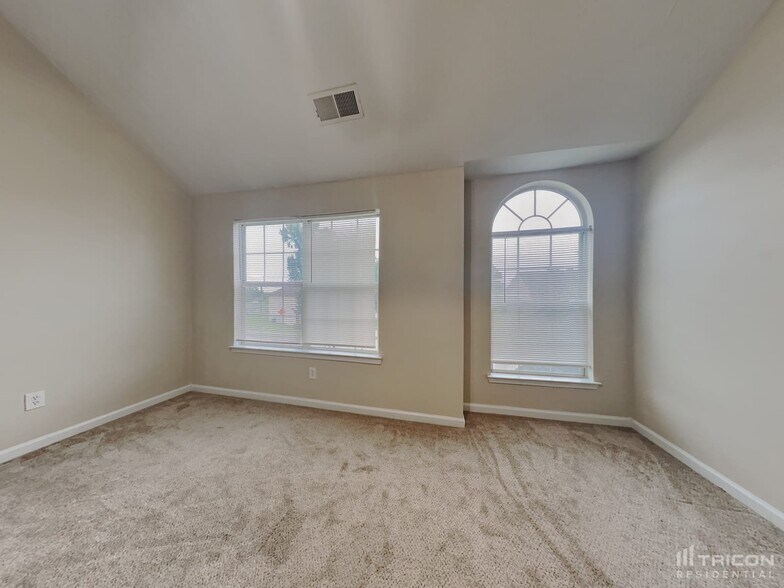 Building Photo - 11260 James Madison Dr