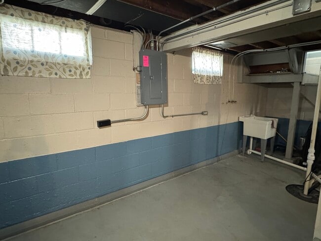 Building Photo - 1508 W 36th St