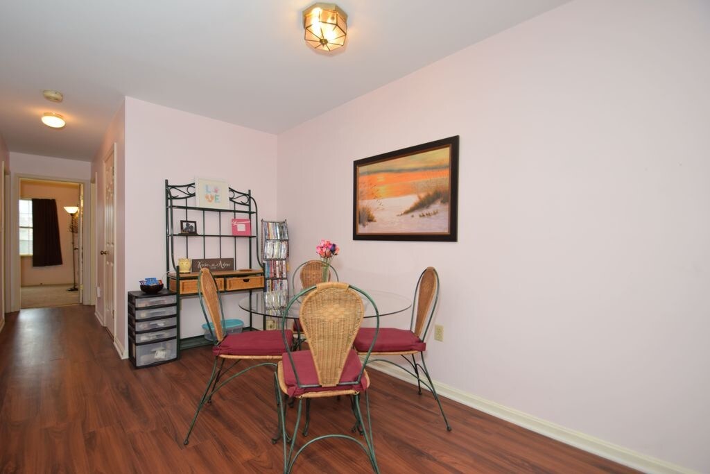 Building Photo - 620 Manatawny St