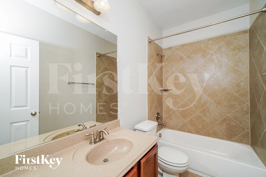 Building Photo - 3014 Night Flight