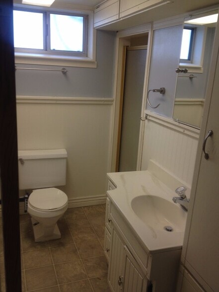 Building Photo - 956 N 75 E