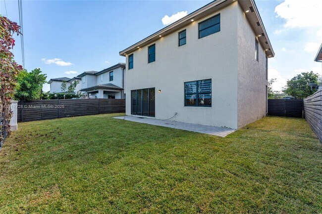 Building Photo - 16175 SW 136th Terrace