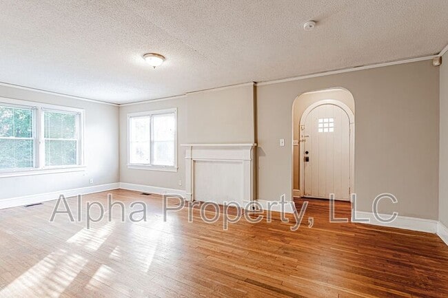 Building Photo - 102 Harvard Dr