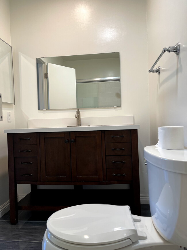 Bathroom 1 - 1132 16th St