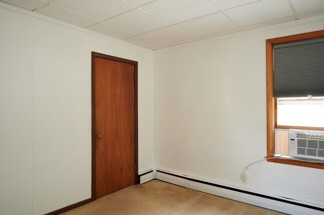 Building Photo - 127 Upham St