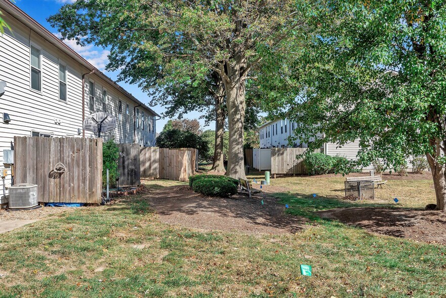 Building Photo - 1324 Sunny Slope Dr