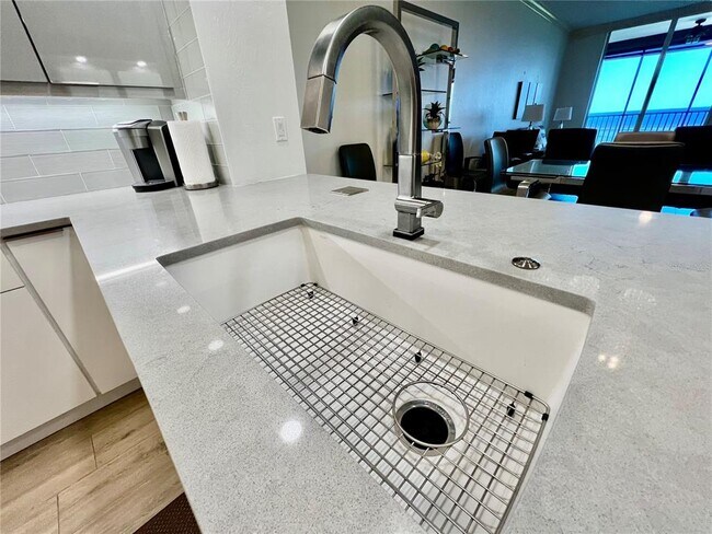 Building Photo - 3321 Sunset Key Cir