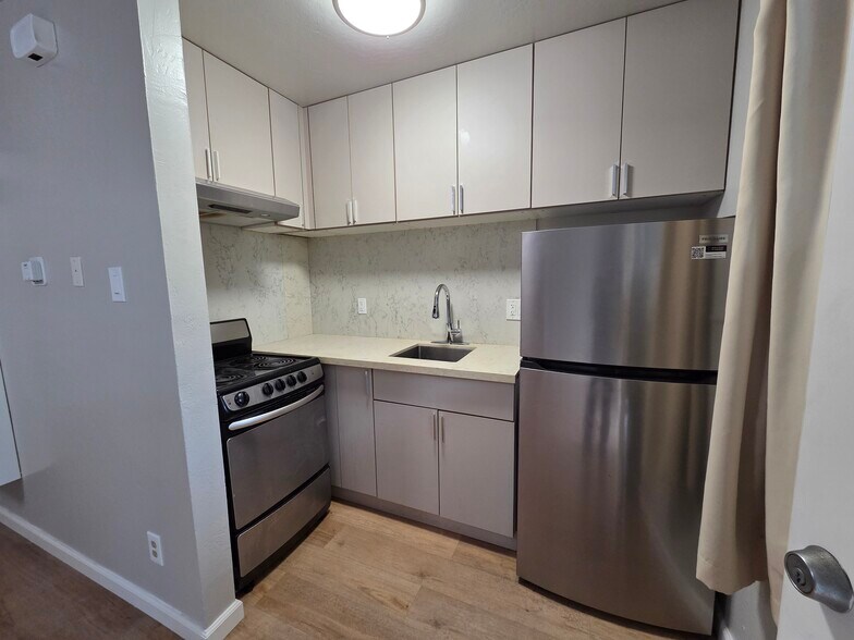 Building Photo - 1907 Greenwich St