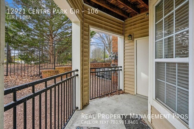 Building Photo - 12921 Centre Park Cir