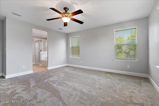 Building Photo - 1021 Seaside Dr N