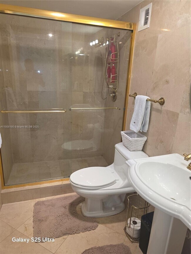 Building Photo - 3725 S Ocean Dr