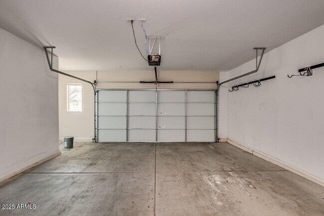 Building Photo - 1604 W Morse Dr