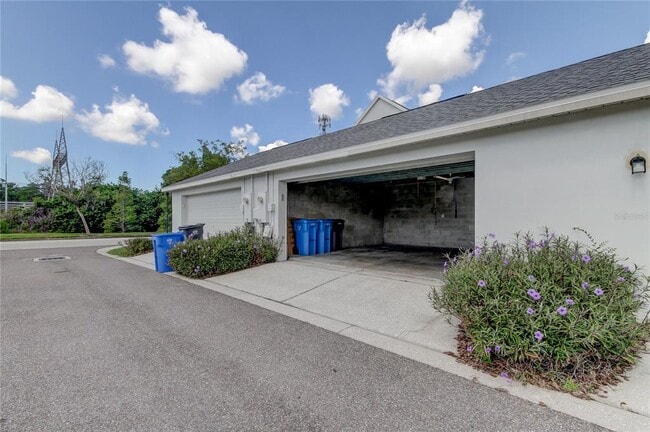 Building Photo - 10003 Bradwell Pl