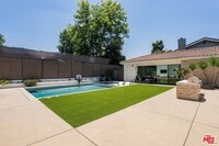 Building Photo - 17520 Embassy Dr