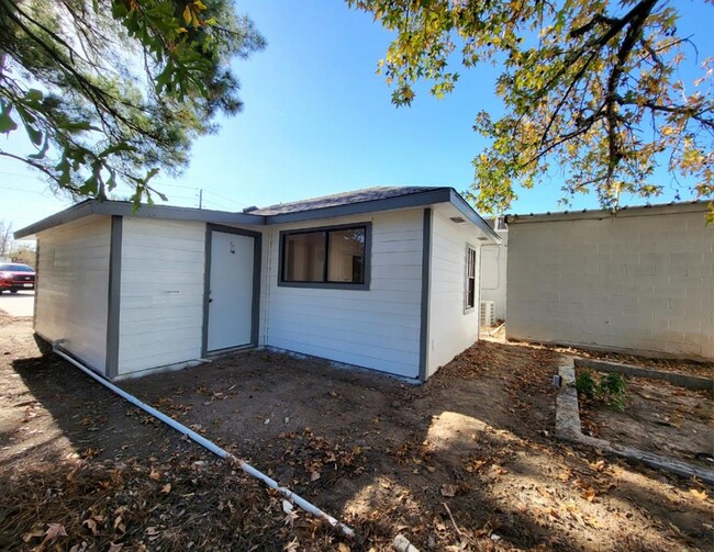 Building Photo - 17227 Porter Ln