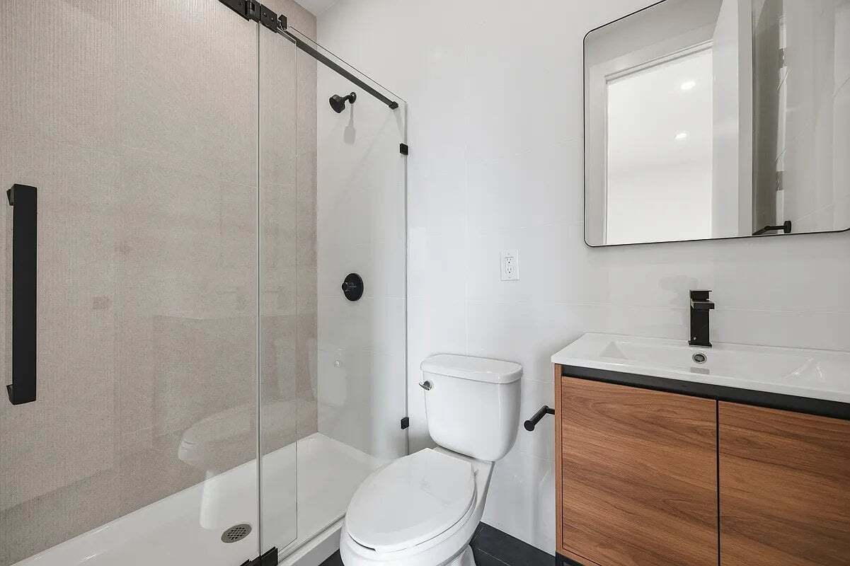 Building Photo - 379 Hawthorne St