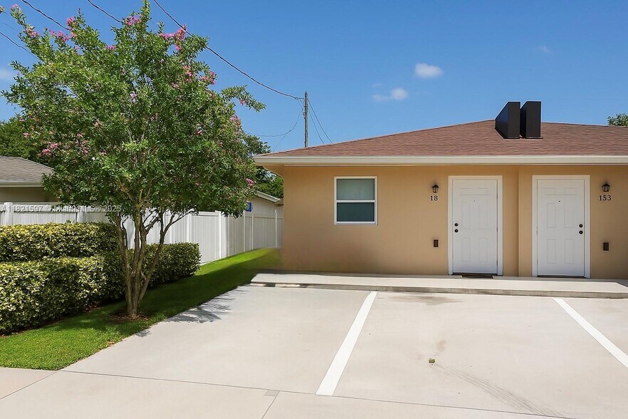 Primary Photo - 116 NW 4th Ave