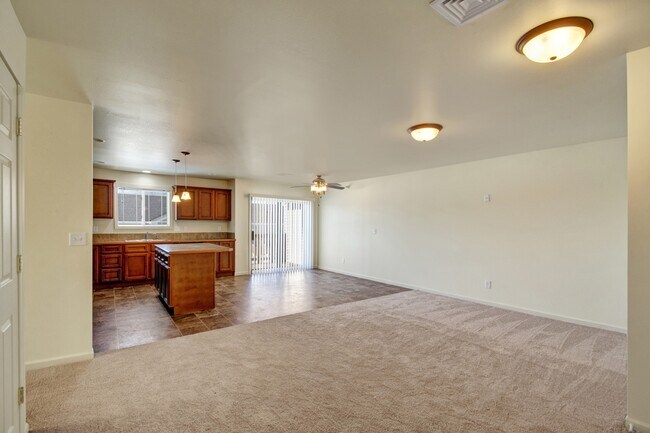 Building Photo - Phoenix Ridge