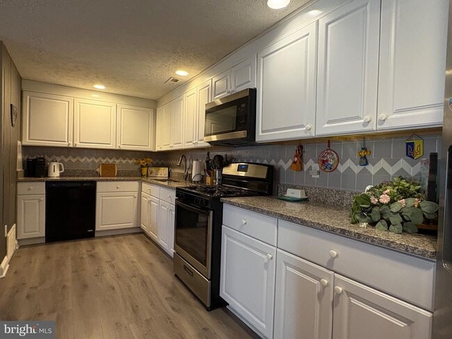 Building Photo - 803 Scott Cir