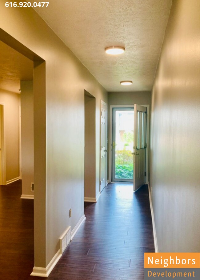 Building Photo - 5425 Rivertown Cir SW