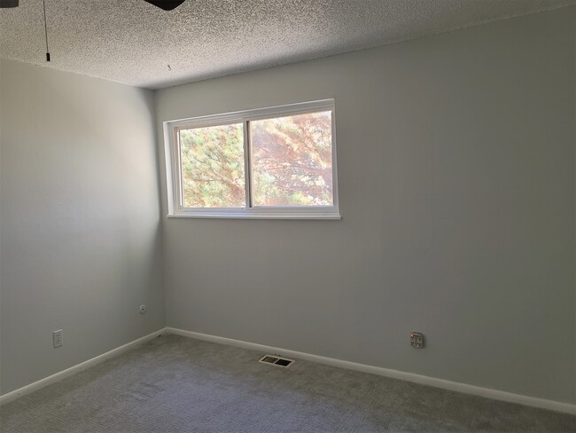 Building Photo - 5300 E Cherry Creek S Dr