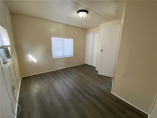 Building Photo - 7877 Suncoast Dr