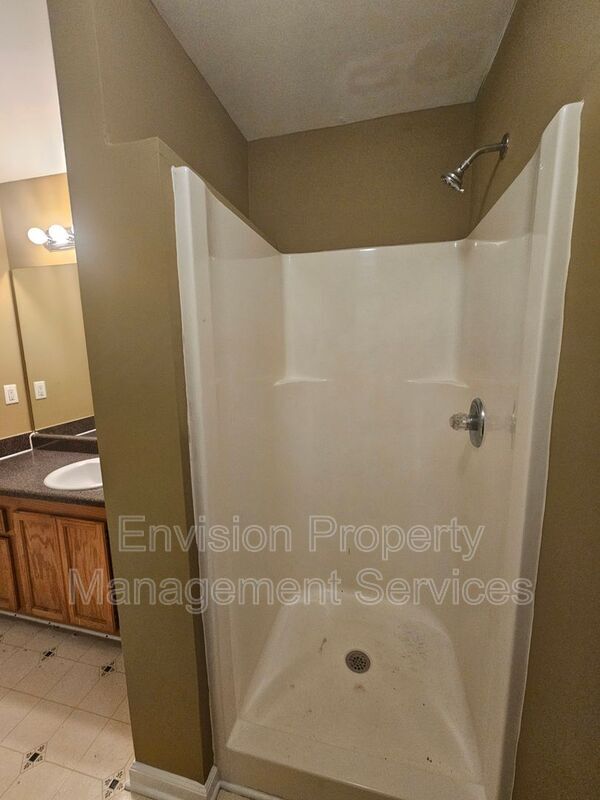 Building Photo - 2738 Old S Dr