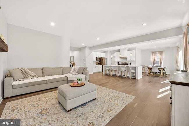 Building Photo - 167 Aspen Ln