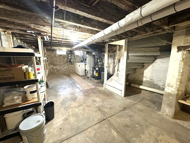 Building Photo - Stunning 4-Bedroom Townhome in the Heart of Fishtown! Available NOW!