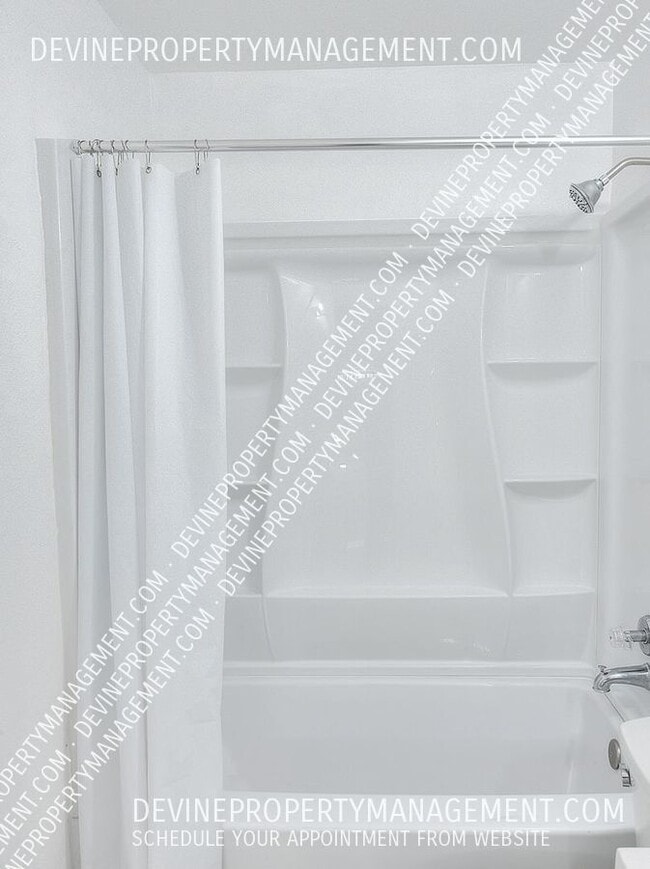 Building Photo - 902 California Privado