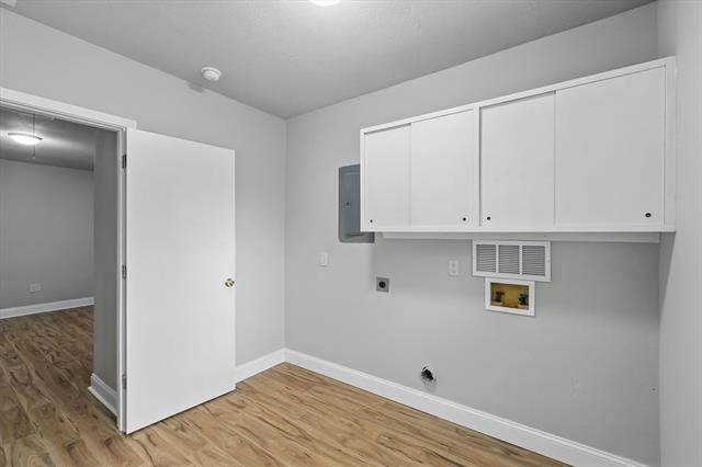 Building Photo - 200 Dee Ln