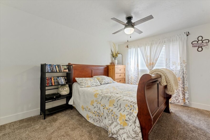 Building Photo - 15916 Hill Top Cir