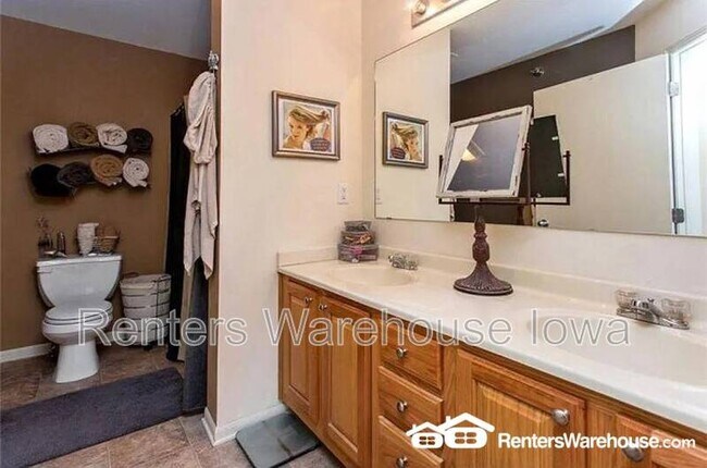 Building Photo - 10161 Sutton Dr