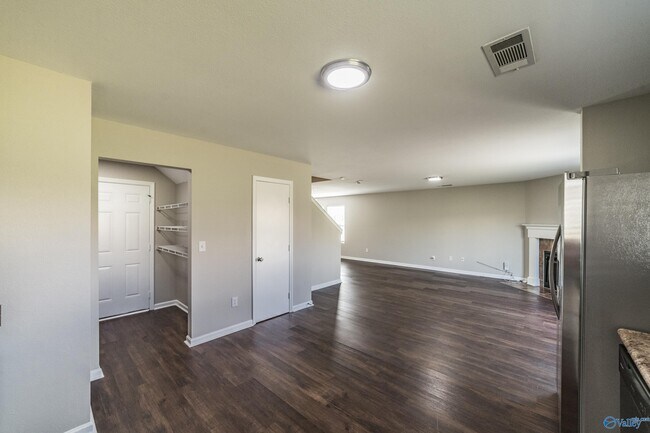 Building Photo - 217 Whitestone Dr NE