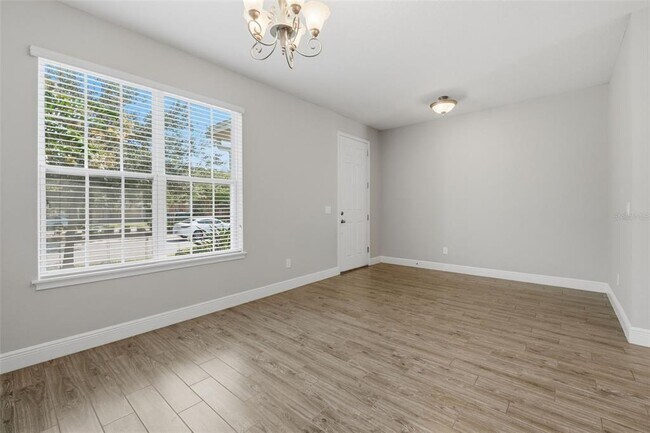 Building Photo - 15591 Honeybell Dr