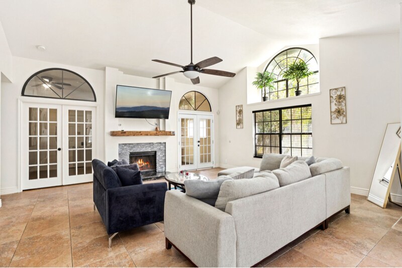 Building Photo - 9835 Logans Ridge Dr