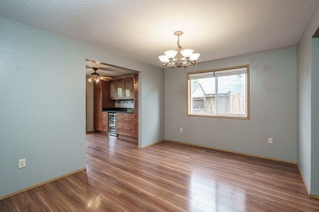 Building Photo - 3 Bedroom 2.5 Bath with workshop and fence...