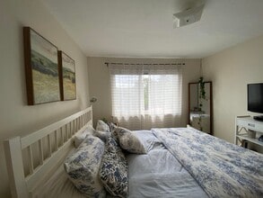 Building Photo - 2349 W Newton St