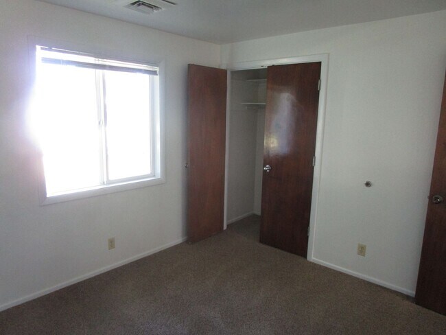 Building Photo - 0552