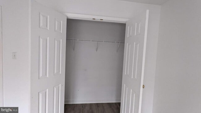 Building Photo - 829 Gallows Ct