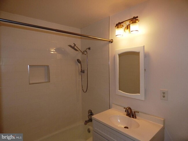 Building Photo - 2253 Coppersmith Square