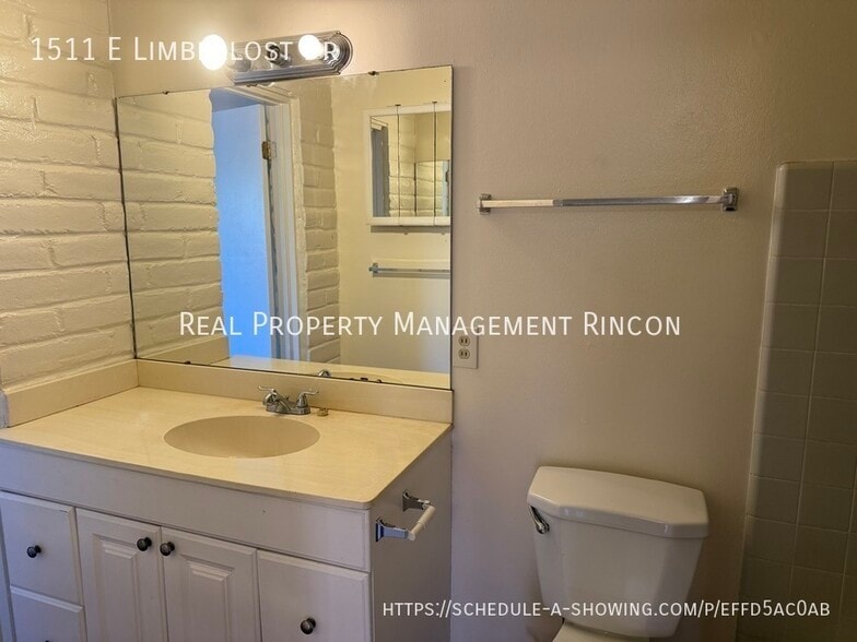 Building Photo - 1511 E Limberlost Dr