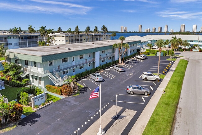 Building Photo - 109 Wettaw Ln