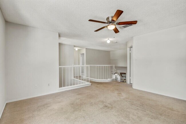 Building Photo - 17516 Klamath Falls Dr